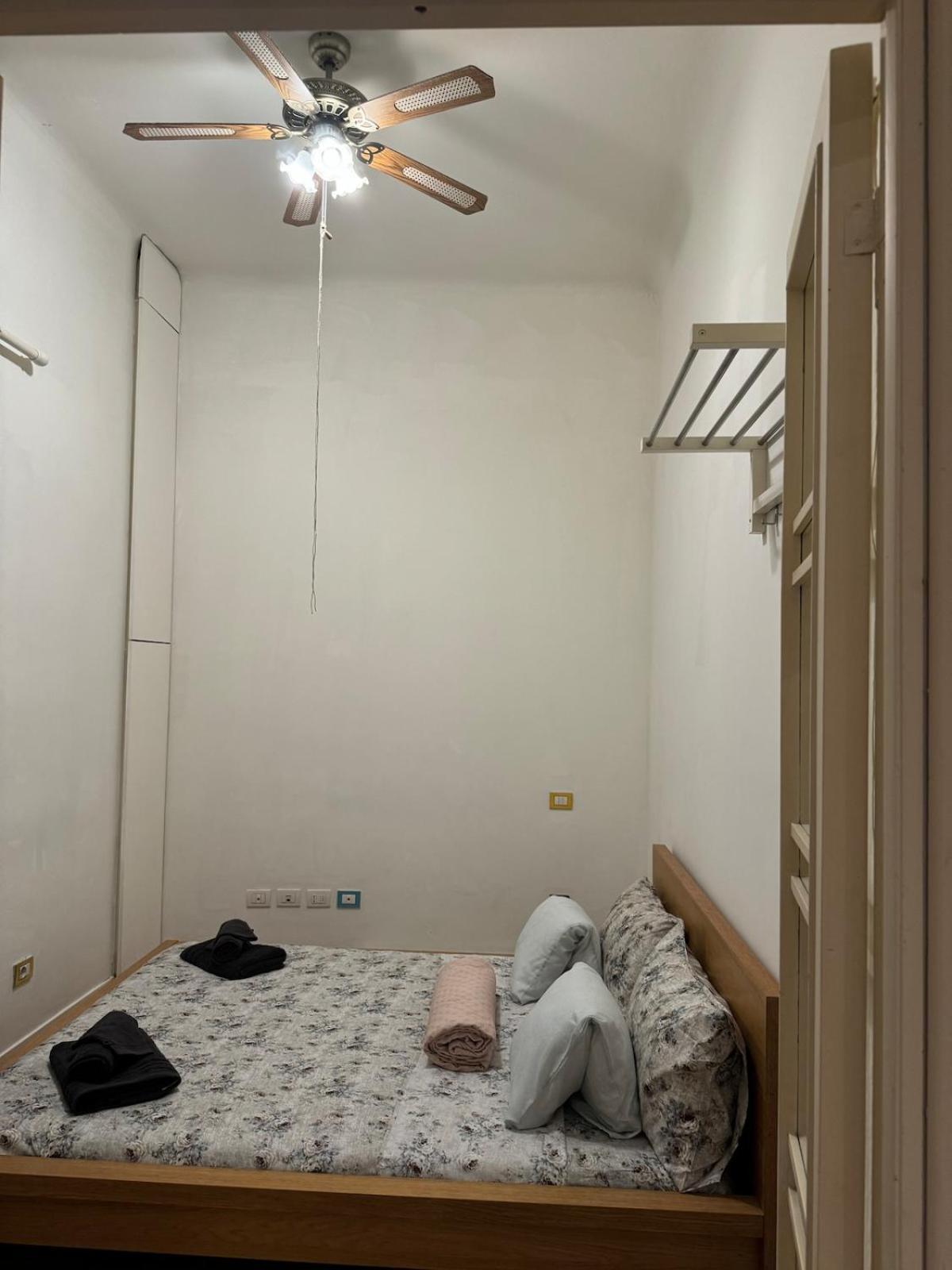 Appartement Spacious Three In Corso Vercelli, In The Center *