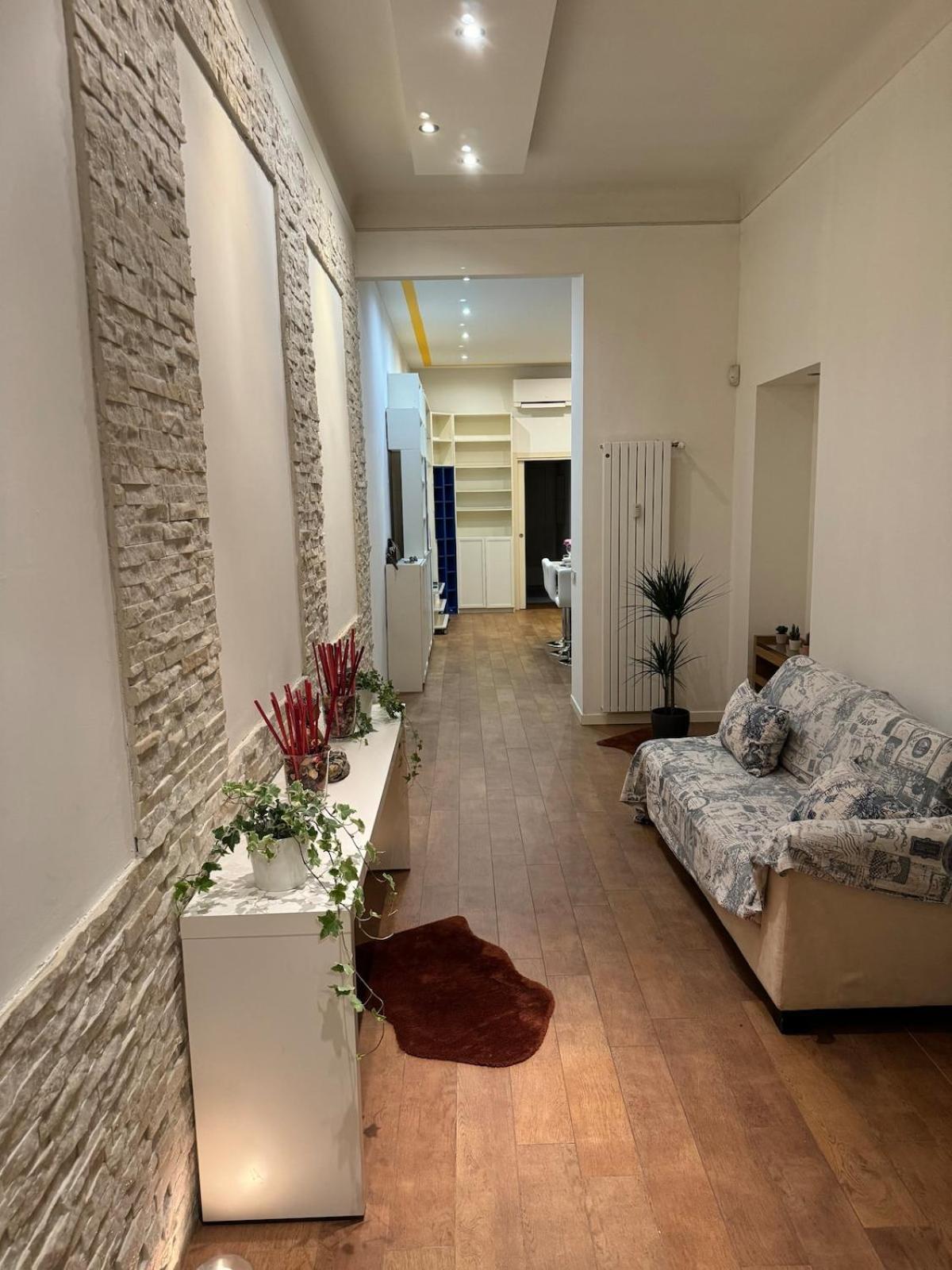 Spacious Three In Corso Vercelli, In The Center Appartement